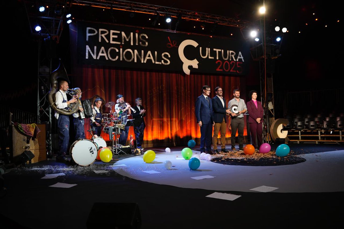 Consell Nacional de la Cultura i de les Arts (@concacultura) on Twitter photo <a href="/margaridaTT/">Margarida Troguet</a> <a href="/LaVeronal/">La Veronal</a> Castellers de Vilafranca, #PremiNacionalCultura per ser referents per a la cultura popular catalana arreu del món. Es distingeix per la innovació tècnica i la cura del benestar dels seus membres, fonamentades en el treball en equip i intergeneracional i l’esperit de superació. <a href="/margaridaTT/">Margarida Troguet</a> <a href="/LaVeronal/">La Veronal</a> Castellers de Vilafranca, #PremiNacionalCultura per ser referents per a la cultura popular catalana arreu del món. Es distingeix per la innovació tècnica i la cura del benestar dels seus membres, fonamentades en el treball en equip i intergeneracional i l’esperit de superació.