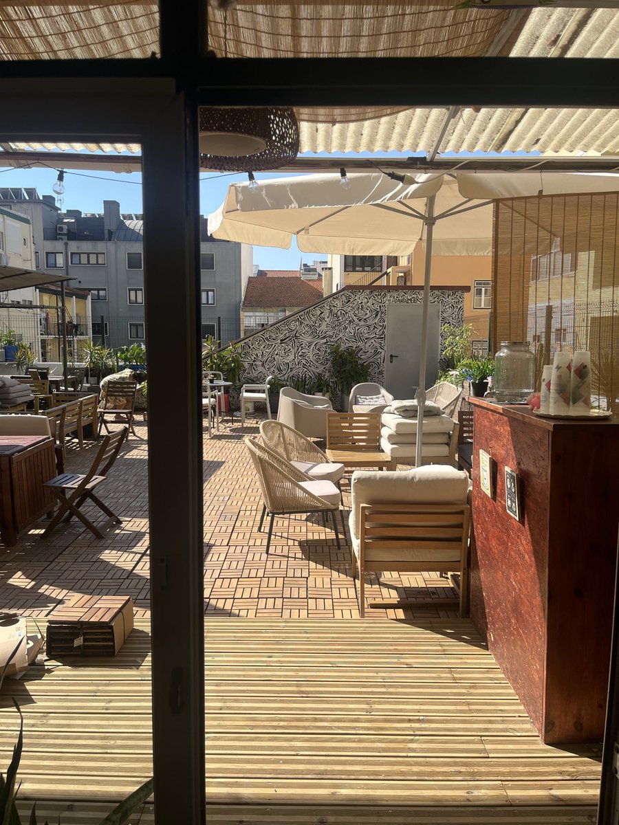Working from <a href="/TheBlockLisboa/">The Block Lisboa | Crypto Hub</a> this space is quality. Really authentic feel, nice co-working set up, beautiful terrace. But how am I the only one here bar the manager on a Friday at Midday? Does everyone in Europe work from home on a Friday?