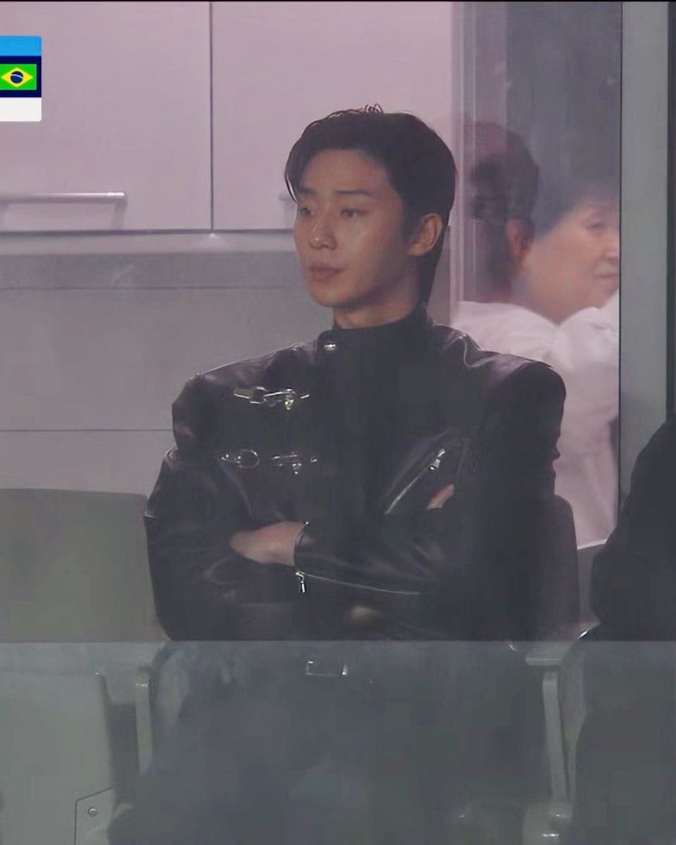 멋지다 서준아 빗줄기에 가려지는 게 아쉽다