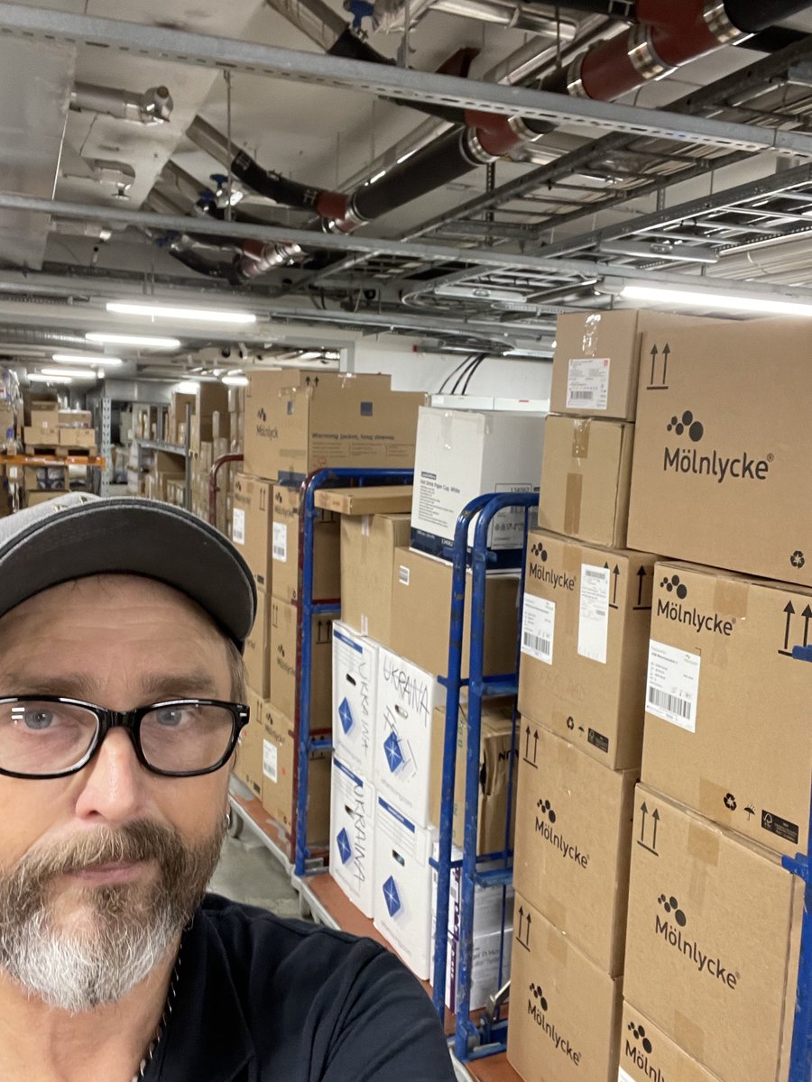 Pandy67Andy's tweet photo. NAFO🇳🇴Norway: Help needed, 30-40 boxes (ca a full Toyota Hiace/VW T4) of medical supplies need to go to Kyiv asap. Please RT or tag norwegian #NAFO DM if you can help, I am located in Oslo 👍🏻 https://t.co/lnv7fm2lrF