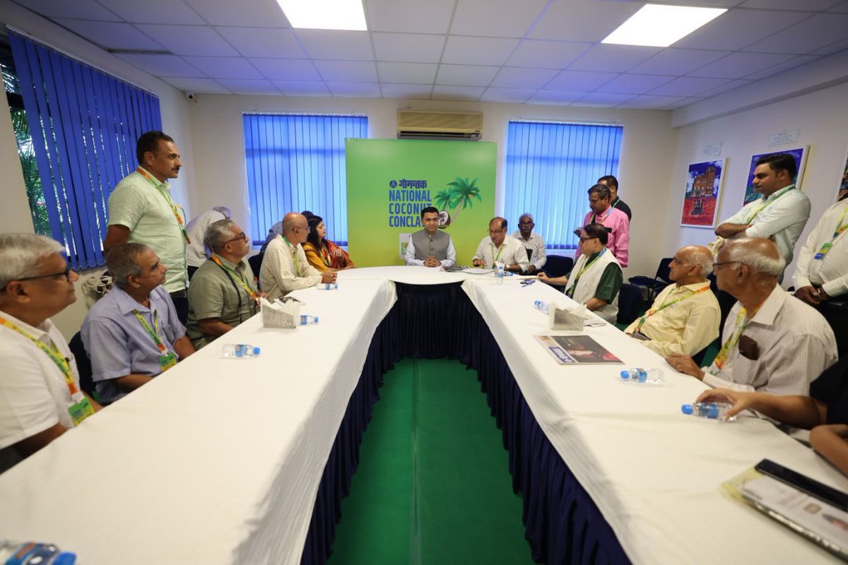 DrPramodPSawant's tweet image. When we nurture our Maad, we nurture Goa!
Inaugurated the first-ever #NationalCoconutConclave at the International Centre, Dona Paula - organised by Gomantak in association with the Government of Goa. It was a pleasure interacting with farmers and stakeholders from across the…