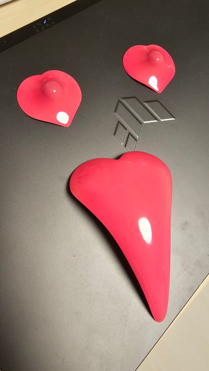 🤯？？？？？
粉絲說要寄一件*衣服 給小Q
打開後……張這樣

想看小Q穿上的按💓
想看小Q穿出門的按轉推↩️