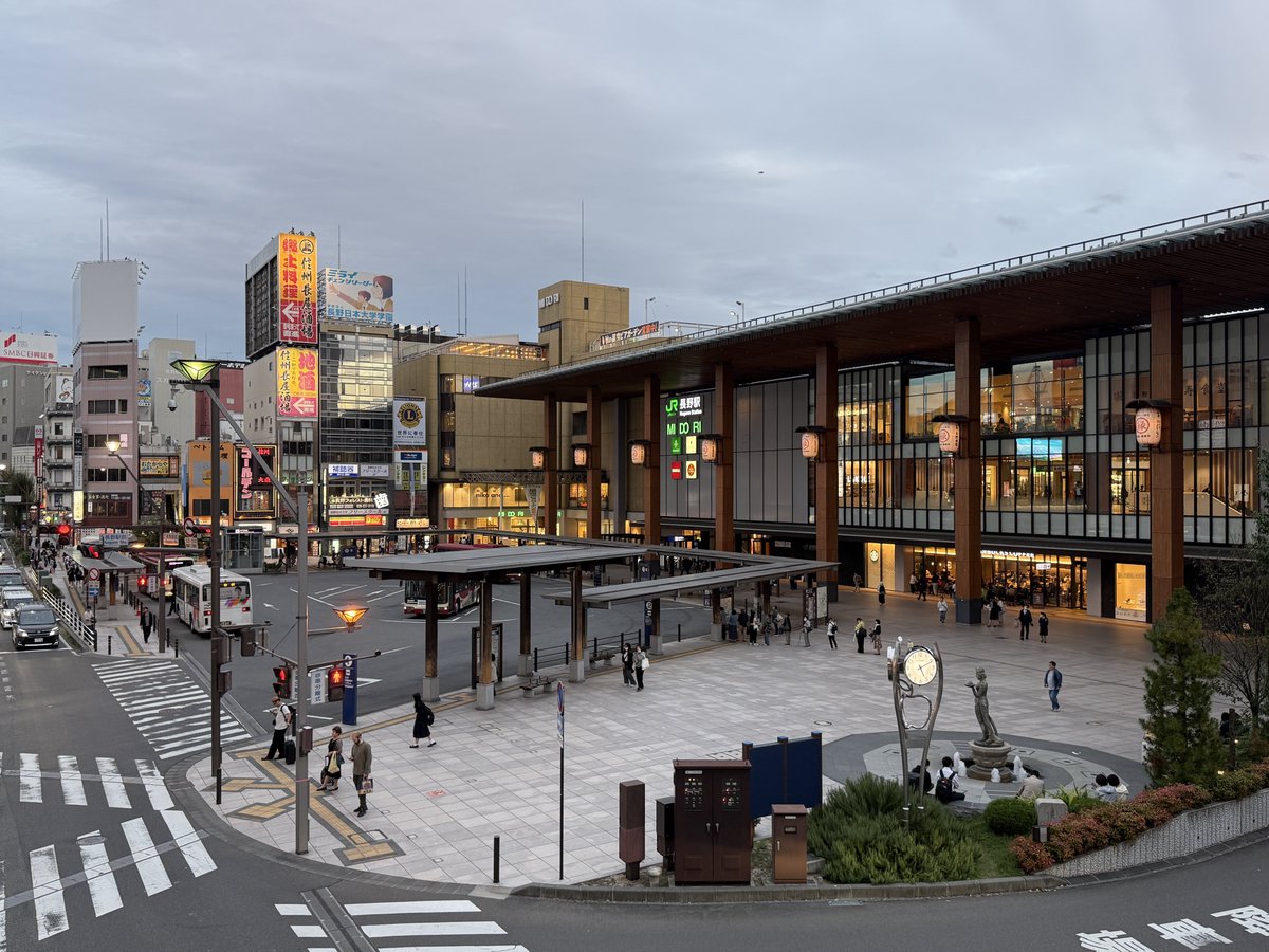 なぜか今夜は長野駅までやって来ました！