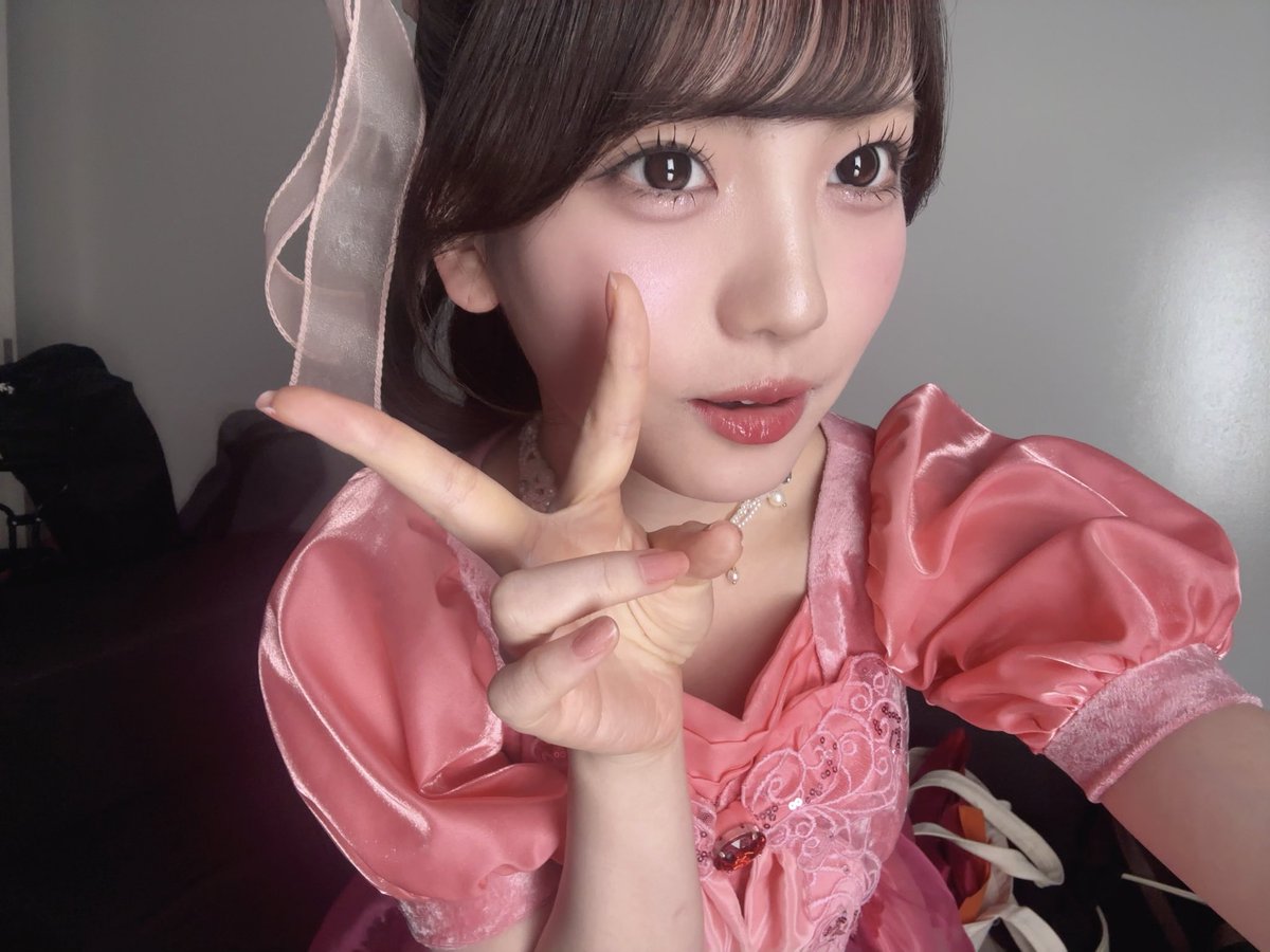 金曜日おつかれさま〜♡
週末は何するの〜？
正直どうでもいいけどいつでも私のこと考えててよね〜(  ᐡᴗ  ̫ ᴗᐡ)💖