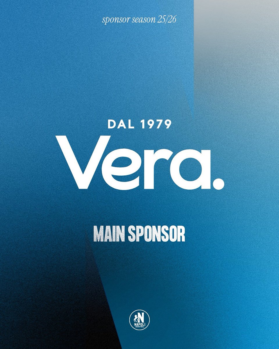 basket_napoli's tweet image. 𝗔𝗖𝗤𝗨𝗔 𝗩𝗘𝗥𝗔 𝗦𝗖𝗘𝗡𝗗𝗘 𝗜𝗡 𝗖𝗔𝗠𝗣𝗢 𝗖𝗢𝗡 𝗡𝗔𝗣𝗢𝗟𝗜 𝗕𝗔𝗦𝗞𝗘𝗧 🫱🏼‍🫲🏼✍🏼

🔗 Leggi le dichiarazioni di Rodolfo Quagliuolo, Direttore Marketing di Aqua Vera S.p.A. e del Presidente Matt Rizzetta:
bit.ly/4mWZjFe

#NapoliBasketball | #AcquaVera 💙