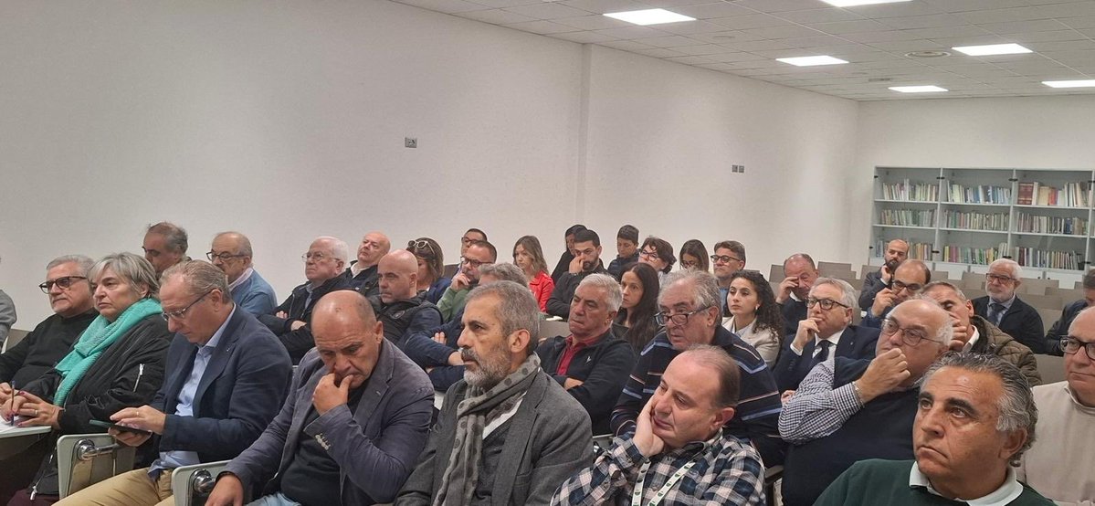FnpCisl's tweet image. Oggi #10ottobre il segretario nazionale #FnpCisl #EnzoLezzi è a Pescara alla presentazione del progetto sul proselitismo della @fnpabruzzomolis.
Presenti il segretario generale @CISLAbruzzoMoli Giovanni Notaro e il segretario generale della federazione pensionati interregionale…