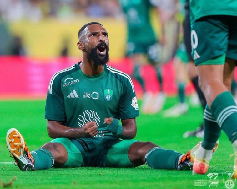 167 مباراة
106 مساهمة

ونص الموسم دكة او لاعب بغير مركزه
ارقام مرعبه لو استمرت بيصير الهداف التاريخي لدورينا

💚