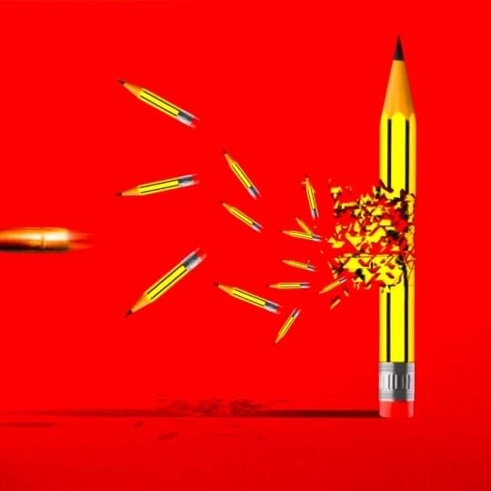 كُن بابًا يدخل منه الخير، فإن لم تستطِع فنَافذة ينفذ منها الضوء، فإن لم تستطع فجدارًا يسند رؤوس المُتعَبين، لا تنسَ دائمًا أن تحمِل معك "بعض الخير" تنثره أينما ذهبتَ، ولا تلتفت له فعبق عَبيرِه سيَتْبعك أينمَا ذهبتَ !