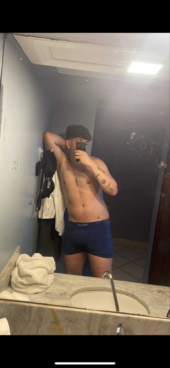 FindomMatos's tweet image. cadê o pix de dias das crianças do garotão aqui?
#findom