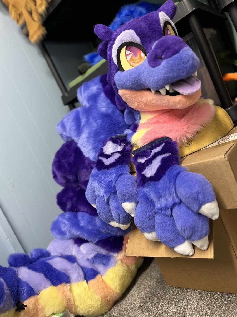 Gummy croc premade for Halloween going up for sale Tuesday!! 

This is a collab with <a href="/geknome/">Gek</a> who made the paws and tail! As well as printed the base which we both collaborated in making!