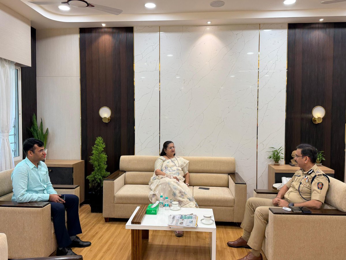 umakhaprebjp's tweet image. येणाऱ्या मनपा निवडणुकांच्या पार्श्वभूमीवर कायदा आणि सुव्यवस्था सुरळीत राखण्यासाठी तसेच निवडणूक प्रक्रिया शांततापूर्ण व पारदर्शक रीतीने पार पाडण्यासाठी पोलीस आयुक्तांसोबत सविस्तर चर्चा करण्यात आली
.
.
#pcmc #umakhaprebjp #bjp4maharashtra #bjp #bjp4india