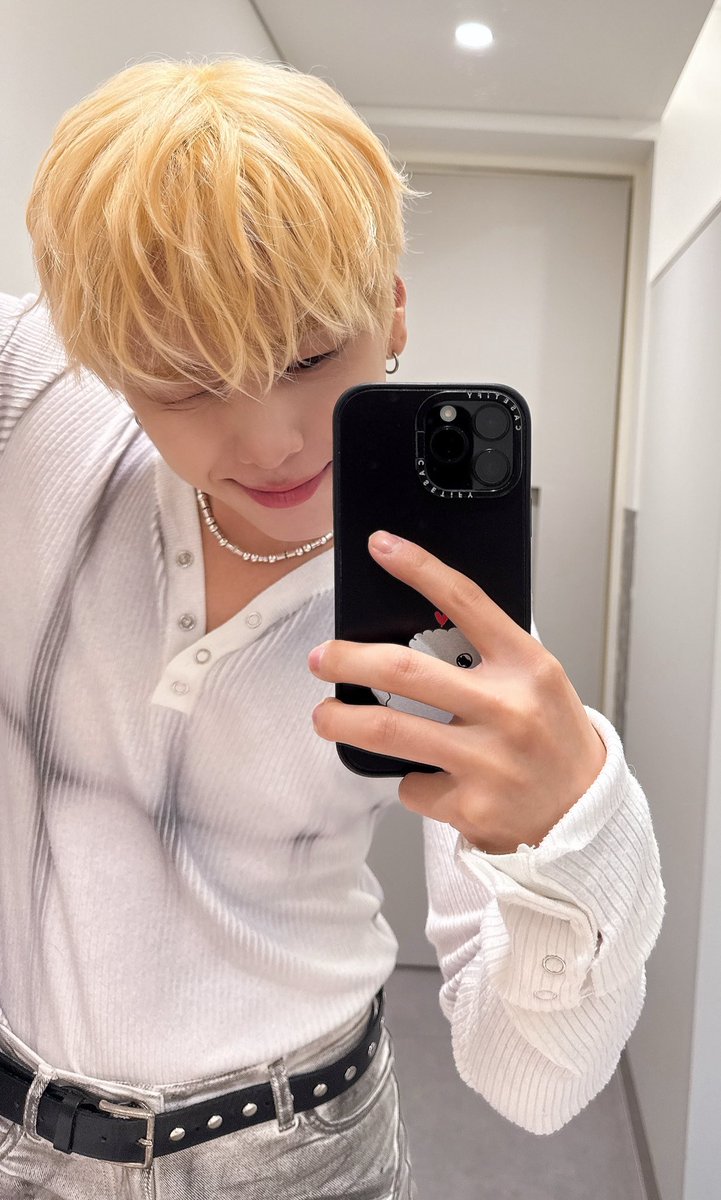 WEi__Member's tweet photo. [#대현] 고마웡💛고생해따ㅏ https://t.co/azNEeB4UVp