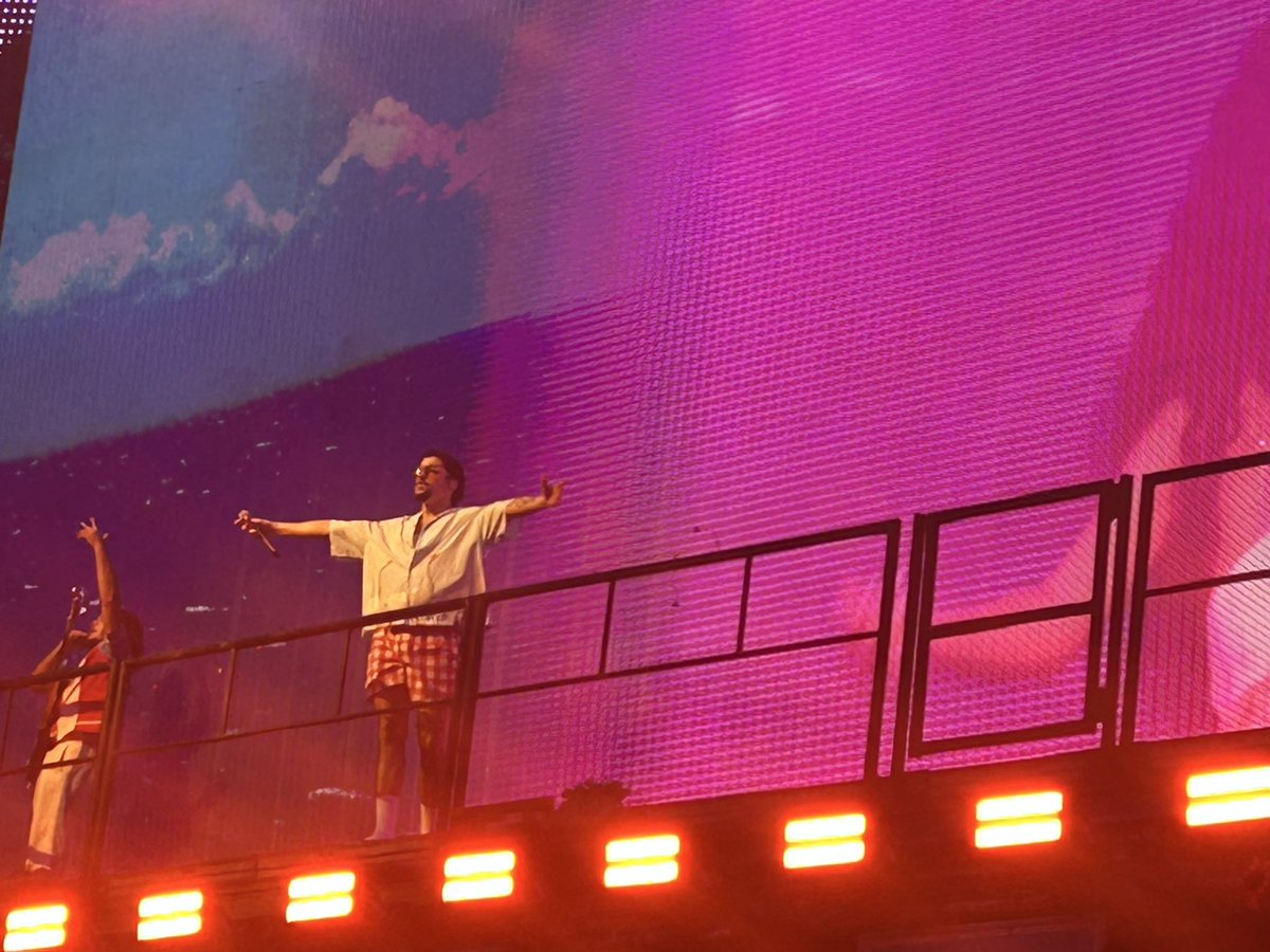 La ofensiva contra <a href="/sanbenito/">Benito Antonio</a> en EEUU, tras el anuncio de un halftime show paralelo al que presentará oficialmente la <a href="/NFL/">NFL</a> en el Superbowl, ha dejado de ser un issue de “moralidades” para convertirse en una vergonzosa muestra de RACISMO.