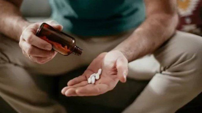 TrascendenciaX_'s tweet image. VITAMINAS que los hombres con erecciones DÉBILES deberían tomar con FRECUENCIA.
(Los hombres aprenden demasiado tarde)
Ver hilo👇