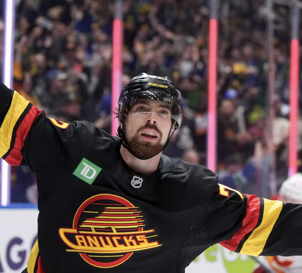 The Canucks looked fucking great last night. Great start to 25/26.
