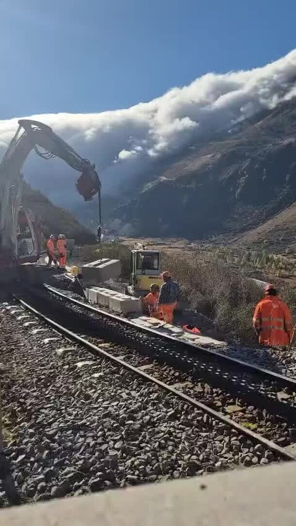 ⚒️⚒️ BAUARBEITEN KM 47.5 ⚒️⚒️

Eindrücke der laufenden Bauarbeiten zwischen Gletsch und Oberwald im Zeitraffer. Man beachte im Hintergrund die eindrückliche „Grimsel-Nebelrolle“, von manchen auch „Grimselschlange“ genannt.

📷 Erik Fornallaz instagr.am/p/DPoH7k4FN_A/