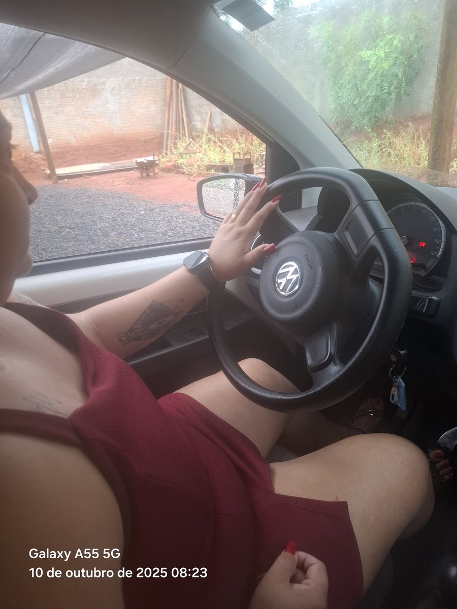 Vida de prostituta começa cedo...indo levar a primeira gozada na boca do dia kkkk
#prostituta #puta