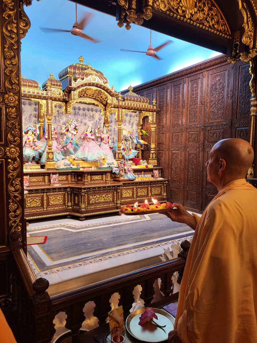 achyutgopald's tweet image. Radhanath Maharaj is back to his home again.