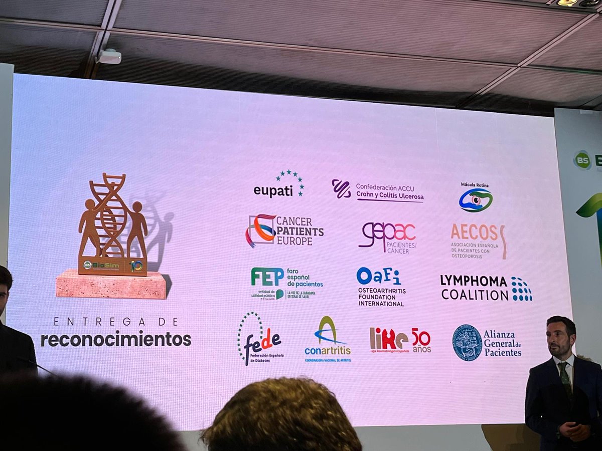 aecos_'s tweet image. Orgullosos de recibir el reconocimiento de @Biosim_es por nuestra labor en apoyo a los pacientes con #osteoporosis 💚

Gracias por este galardón que nos anima a seguir trabajando por y para los pacientes.
#AECOS #Pacientes