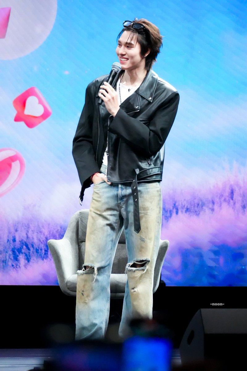yoonoonz's tweet photo. คนมันเท่ อะไรก้อฉุดไม่อยู่อะคับบบ ขอโทดสังคมได้มั้ยล่ะะะ  😎🖤✨

NANI AS WUTKRAI

#MuTeLuvNotMyFatherLIVE
#hirunkit_ @Hirunkit_ https://t.co/unpjHf2Gc9