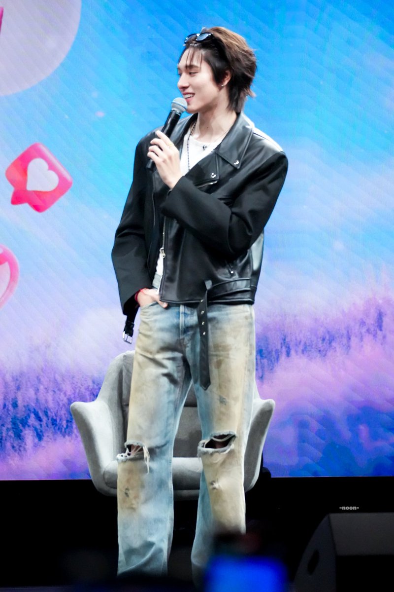 yoonoonz's tweet photo. คนมันเท่ อะไรก้อฉุดไม่อยู่อะคับบบ ขอโทดสังคมได้มั้ยล่ะะะ  😎🖤✨

NANI AS WUTKRAI

#MuTeLuvNotMyFatherLIVE
#hirunkit_ @Hirunkit_ https://t.co/unpjHf2Gc9