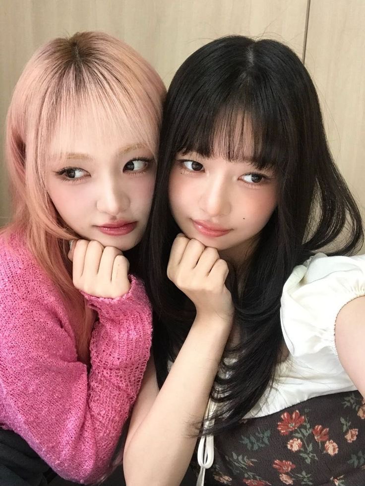 DropIveNet's tweet photo. IVE's Rei when asked about her friendship with member Liz : 

"Friendship? We are girlfriends. I thought it was obvious," she said. https://t.co/OSKVkB4ldt
