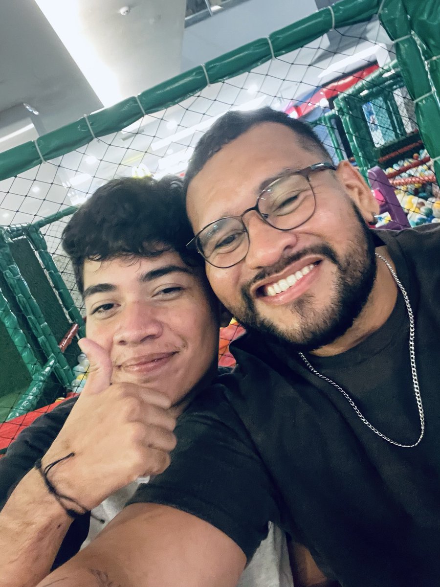 Tem viado mais feliz que eu não 💙🧿