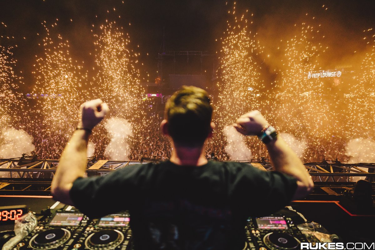 EDMRanks_'s tweet photo. Find hand picked and curated EDM songs on the Top 100 EDM songs chart! Voted on from fans just like you! Not AI generated! https://t.co/EmlNOlThpo https://t.co/ygjtJNjElD