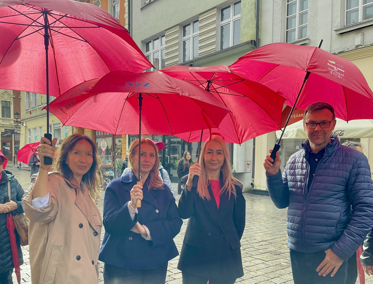 Wspólnie z dyrekcją #LubuskiNFZ maszerujemy różową trasą pod hasłem „Badajmy się by mieć pewność”! #profilaktykarakapiersi #badaMysie