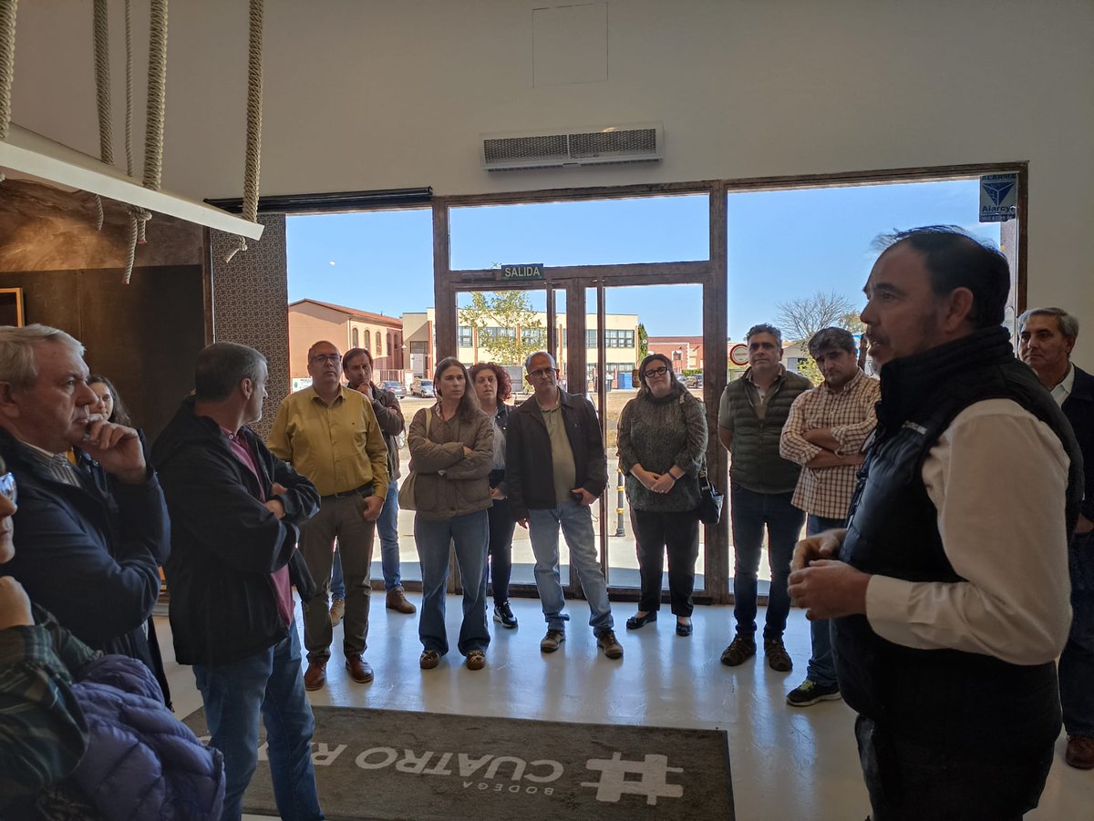 La Seca recibe el viaje Agro-Trip con productores agrarios portugueses dentro del proyecto europeo <a href="/Agrohub_/">AGROHUB</a>  
Paradas en Bodega Barco del Corneta y <a href="/CuatroRayas/">Bodega Cuatro Rayas</a> 

Dinamización transfronteriza de emprendimiento agrario local. 
+INF: n9.cl/ok1xqp