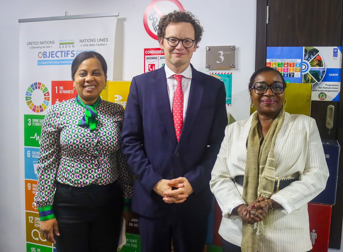 🤝  Rencontre entre l'équipe Management du Pnud Gabon, conduite par Mme <a href="/dieng_rokya/">Rokya Ye-Dieng</a> , Représentante Résidente du #PNUD, et S.E. Simon Day, Haut-Commissaire britannique au #Gabon.

L'occasion de poser les bases d'une collaboration renforcée sur les enjeux climat 🌍, avec le