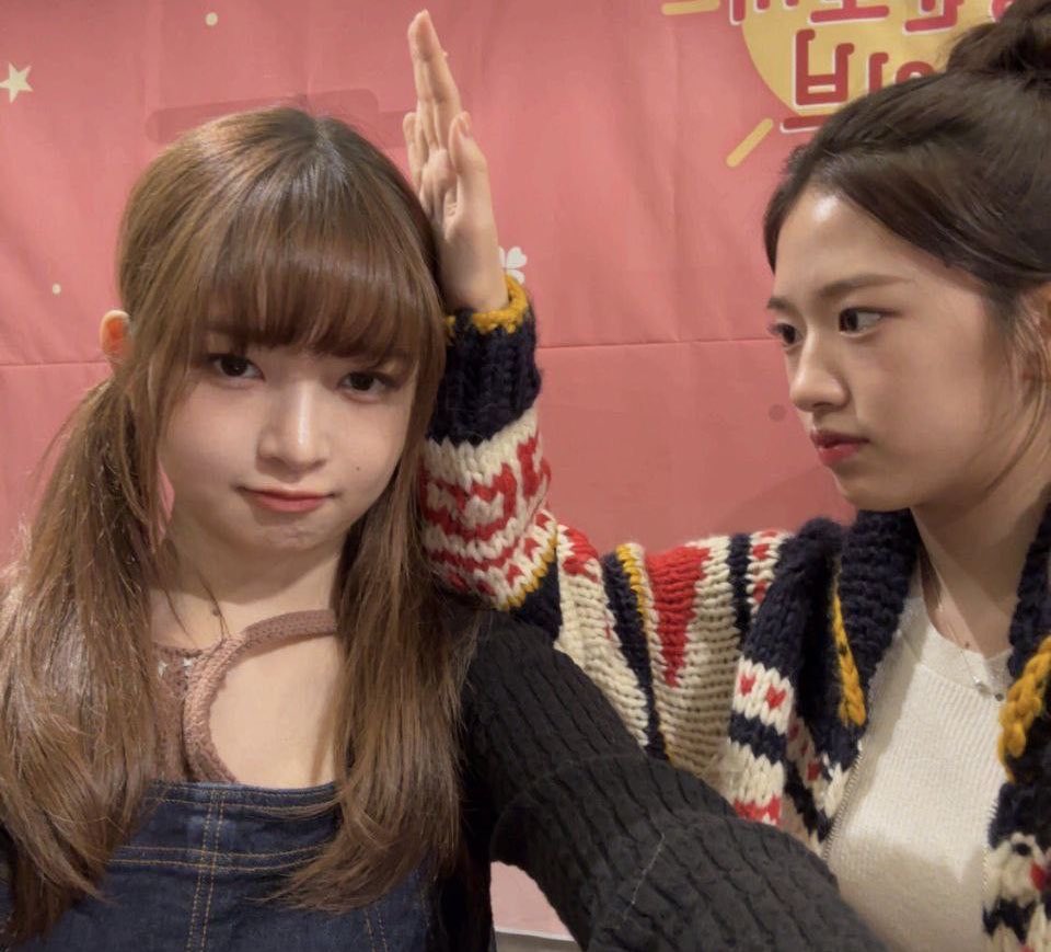 driftedkeys's tweet image. nililigawan or ililigaw?