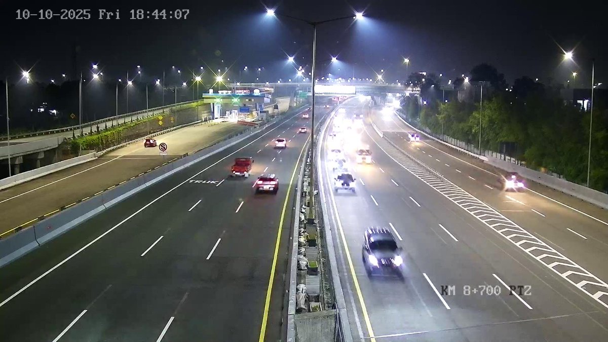 infotolbsd's tweet image. 18:47 WIB lalin ruas tol Pondok Aren-Serpong lancar di kedua arah cuaca mendung tertib berkendara dan gunakan selalu sabuk keselamatan anda. @TMCPoldaMetro @RadioElshinta @SonoraFM92