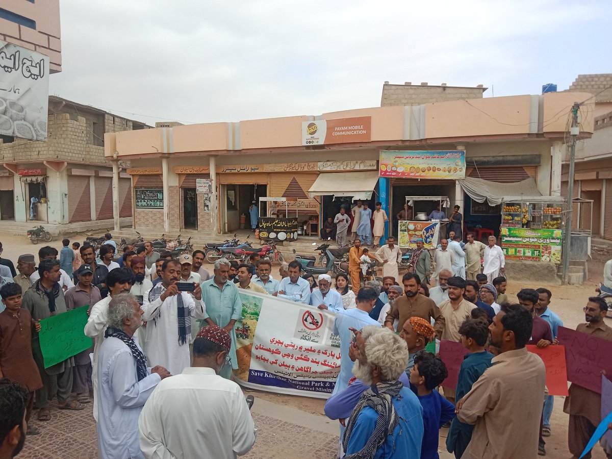 BalochHafeez201's tweet image. Our fight continues — for the protection of Kirthar National Park, for indigenous land rights, and against land mafias &amp;amp; illegal mining. No intimidation can silence this movement until the law is upheld and justice is served.3/3
#KirtharResistance #SaveKirthar #IndigenousJustice
