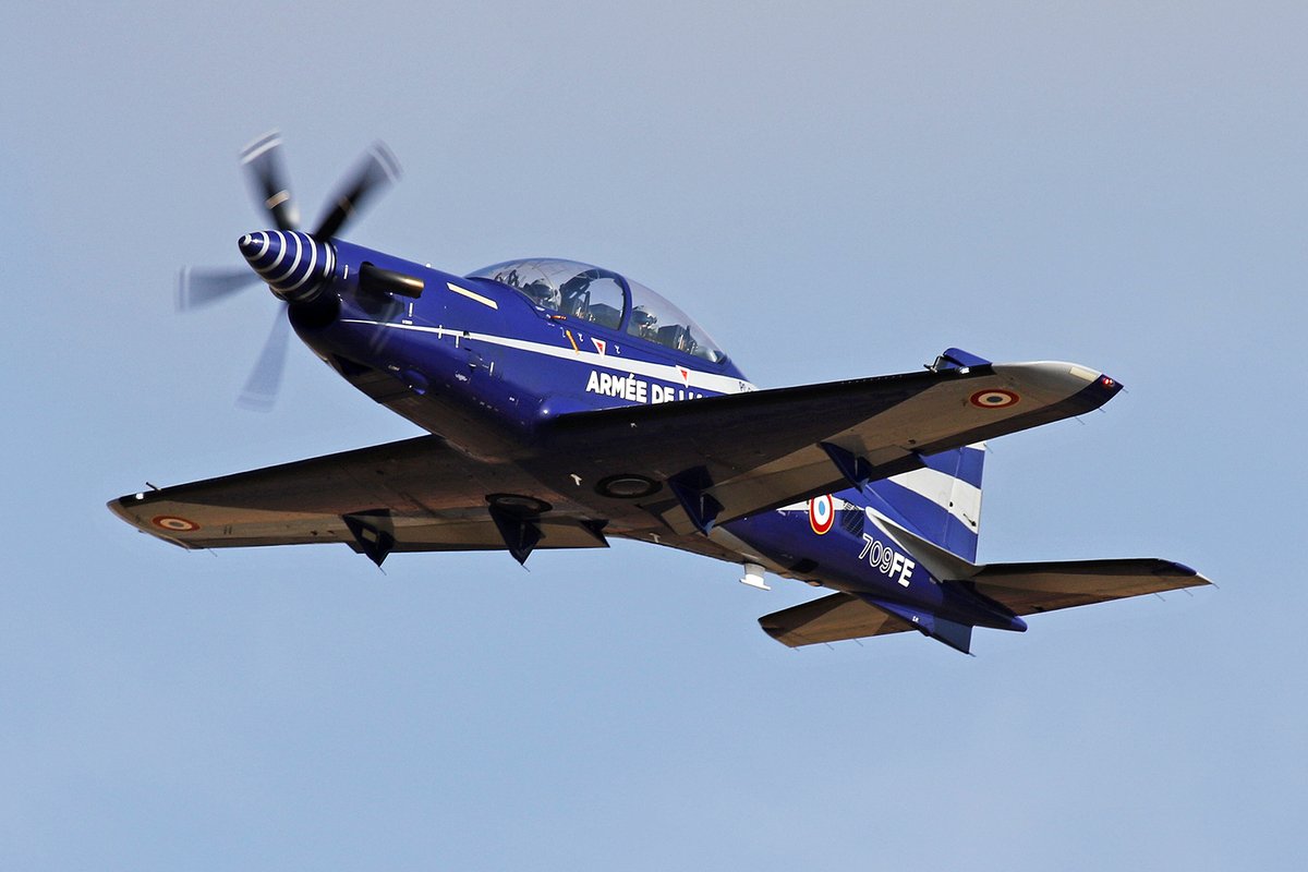 Despegue con destino a Zaragoza, tras pasar la noche en la #BASanJavier #AcademiaGeneraldelAire , de estos tres #Pilatus #PC21 de la escuela de pilotos de caza de la <a href="/Armee_de_lair/">Armée de l'Air et de l'Espace</a> con sede en la Base Aérea 709 Cognac-Châteaubernard.<a href="/SpottersMurcia/">Spotters Murcia</a>.