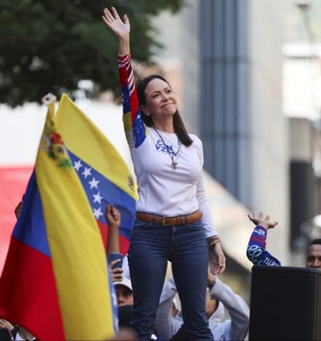 María Corina Machado no solo recibe un Nobel, recibe justicia. Su lucha contra la dictadura venezolana es un ejemplo de coraje y dignidad, y una advertencia clara: los regímenes que oprimen, caen.

Que el mundo lo entienda de una vez: sin libertad, no hay paz.