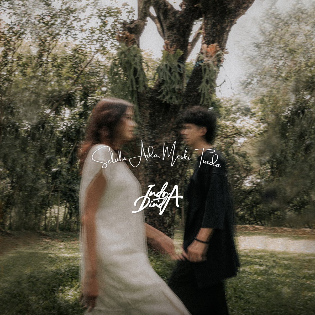 "Selalu Ada, Meski Tiada" sudah bisa didengarkan. Lagu ini untukmu yang sedang merasakan harap dan pupus sekaligus.

Produced by Indra Widjaya Home Studio.
Published by @gzzrecords.

Selamat mendengarkan. Selamat merasakan. Selamat ulang tahun pernikahan, <a href="/dindameicis/">Dinda Meicistaria</a>. ❤️