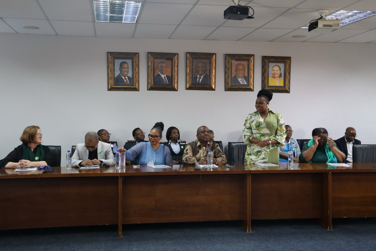 <a href="/WHOSouthAfrica/">WHO South Africa</a> joined <a href="/HealthZA/">National Department of Health</a> &amp; <a href="/GautengHealth/">Gauteng Health</a> to mark #WorldMentalHealthDay at Chris Hani Baragwanath Hospital.
Leaders reaffirmed commitment to accessible &amp; stigma-free #MentalHealth services. People with lived experience shared powerful testimonies of hope &amp; recovery