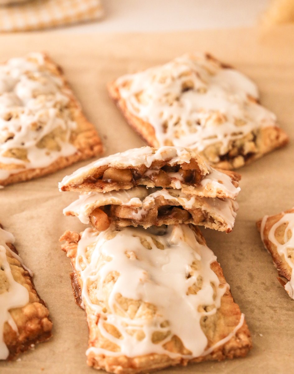 🍏✨ Craving a cozy, homemade treat? These homemade Apple Pie Pastries are the perfect fall dessert. Full recipe 🔗 bit.ly/3IOfWon