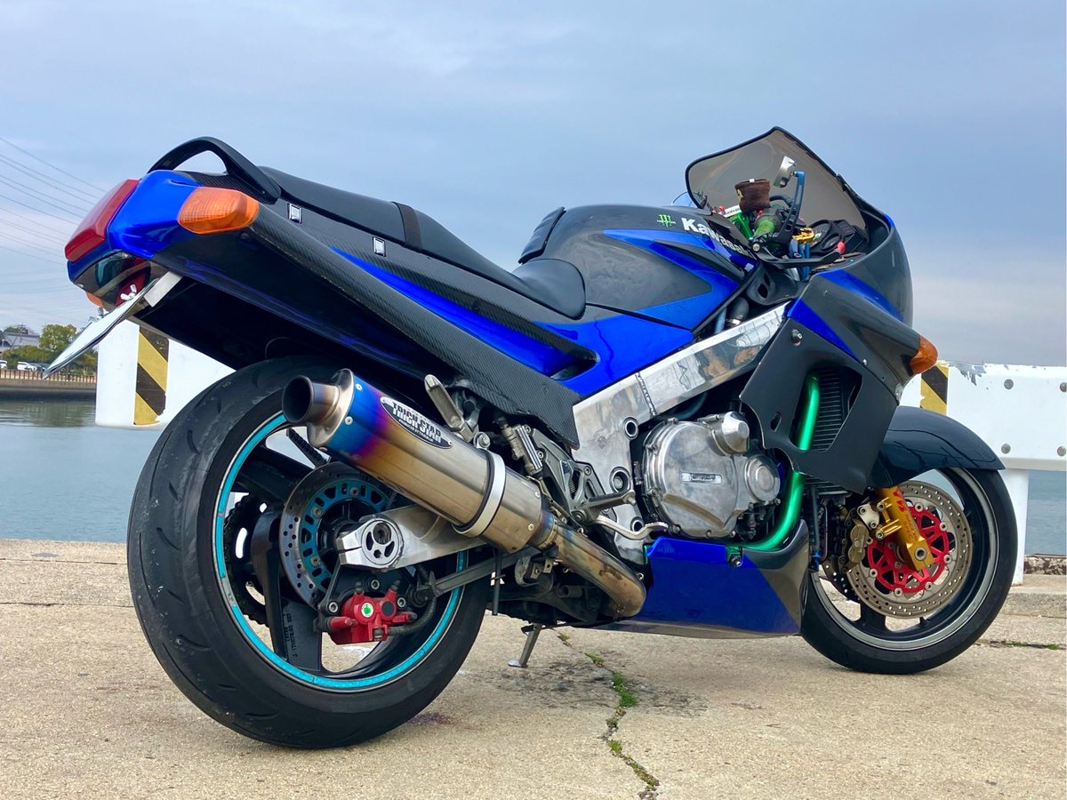 Ryu__EUREKA's tweet image. #オートサロン愛車展示　（バイク編）

カーボンZZR1100C D型エンジンスワップ