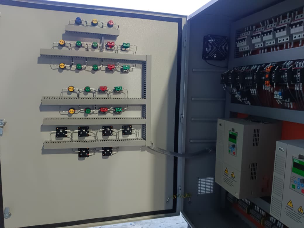 LPC_Automation's tweet image. 🌬️ Air Wash &amp;amp; Ventilation Control Panels ⚙️
Supplying 11 kW &amp;amp; 15 kW starter panels with:
✅ BMS access✅ Control Techniques VFDs✅ DOL-2 starter &amp;amp; ABB breakers
Perfect for AHUs &amp;amp; industrial HVAC systems.💡 Smart, reliable &amp;amp; energy-efficient!
#HVAC #AirWashUnit #VFDPanel #BMS #ABB