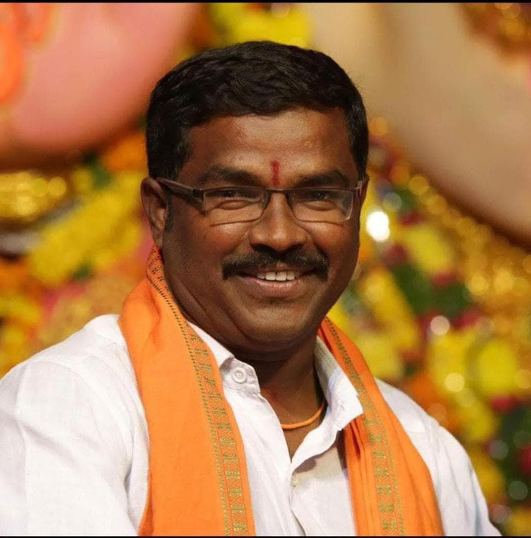 N_RamchanderRao's tweet image. ఉప్పల్ బిజెపి నాయకుడు శ్రీ రావెల్లి రాజు గారి ఆకస్మిక మరణం పట్ల తీవ్ర ఆవేదన వ్యక్తం చేస్తున్నాను. 

పార్టీకి అంకితభావంతో సేవలందించిన ఆయన మరణం బిజెపి కుటుంబానికి పెద్ద నష్టం. బాధిత కుటుంబ సభ్యులకు నా ప్రగాఢ సానుభూతి.

పోలీసులు ఘటనపై పూర్తి స్థాయి దర్యాప్తు జరిపి, అన్ని అంశాలను…