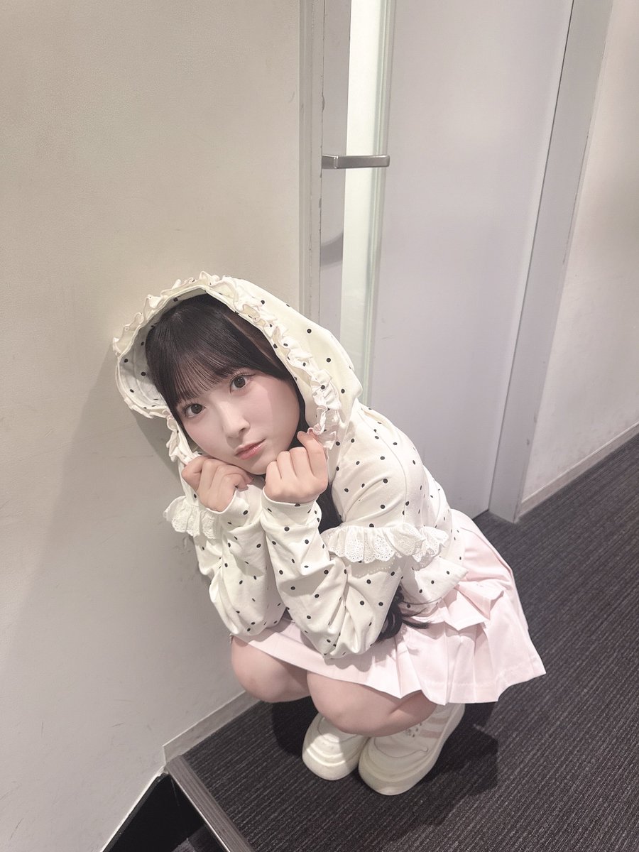 _sakurai_momo_'s tweet image. じーっっ💞 #きゅんかわ