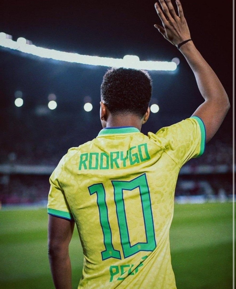 totalcristiano's tweet image. 🔙🗣️ Rodrygo: “Neymar told me: 'When I leave the national team, number 10 is yours.’”