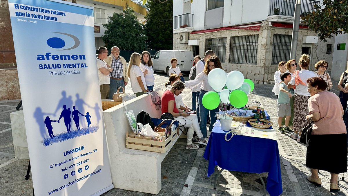 radioubrique's tweet photo. Afemen se ha sumado a la conmemoración del  Día Mundial de la Salud Mental dando lectura a un manifiesto en la Avenida España con la presencia de la concejala de Salud, Rocío Pazo, y el primer teniente de alcalde, José Antonio Bautista.

Más en: https://t.co/Mv2XirAf5w https://t.co/mdF7ACU9vE