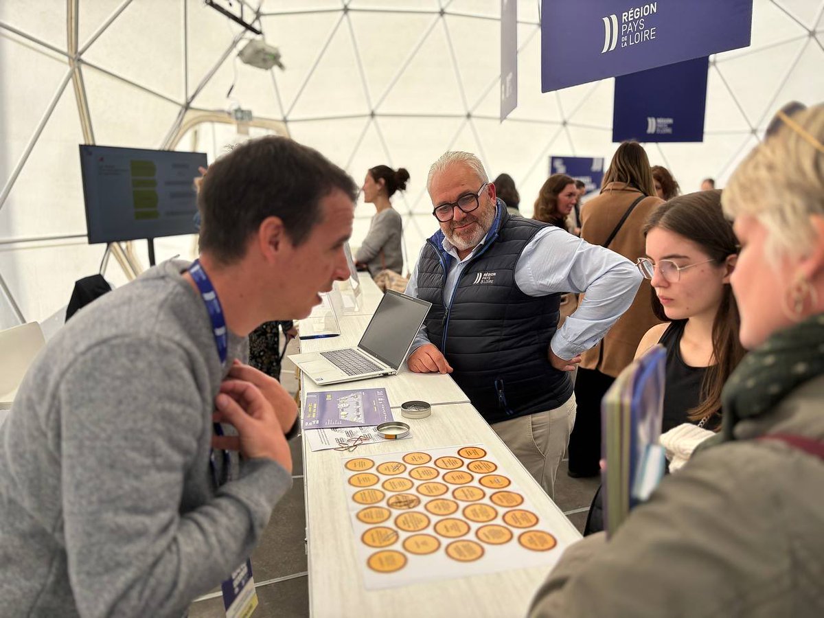 je crois profondément à la jeunesse, à son envie d’apprendre et de construire son avenir.
Le Big Bang de l’Emploi à <a href="/Angers/">Ville d'Angers</a> , c’est une formidable opportunité pour elle, mais aussi pour nos entreprises, nos artisans et tous ceux qui recrutent dans les <a href="/paysdelaloire/">Pays de la Loire</a> 
Ici, on crée