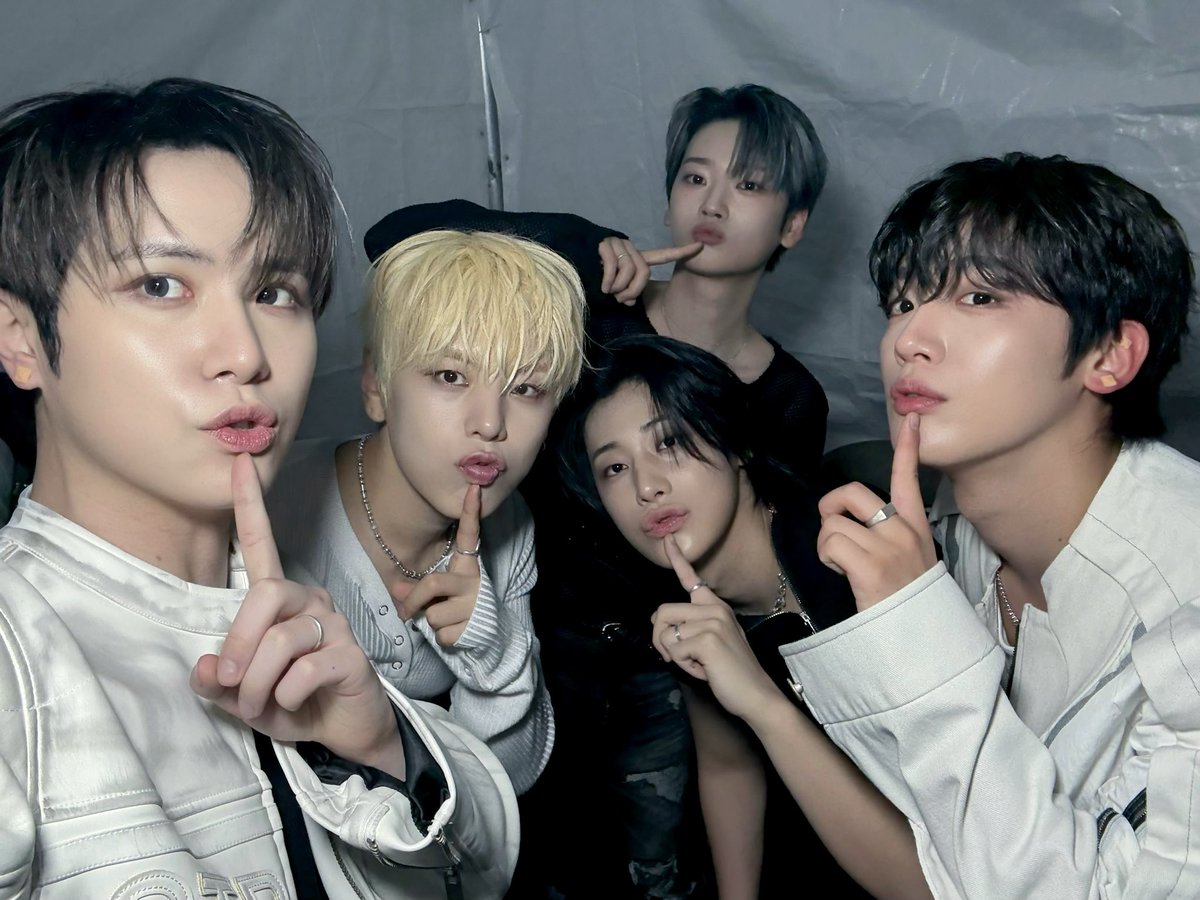 WEi__Official's tweet image. 잘생긴 애 옆에 잘생긴 애밖에 없는 짱아이 등장🌟
루아이의 함성 소리는 위아이를 춤추게 해🥺 한걸음에 찾아와 주시고 멀리서라도 응원해 주셔서 감사합니다🫶
조심히 돌아가시고 좋은 밤 되세요🌙

#위아이 #WEi