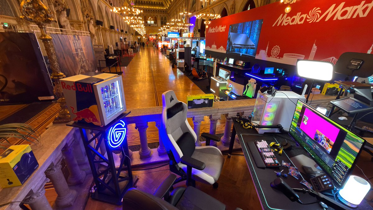 elgatoDE's tweet photo. Habe d'Ehre  

#GameCity Wien geht los und wir sind mit unseren Kollegen von @corsairde und @SCUFGermany am Start für Streams, Talks und jede Menge Action.