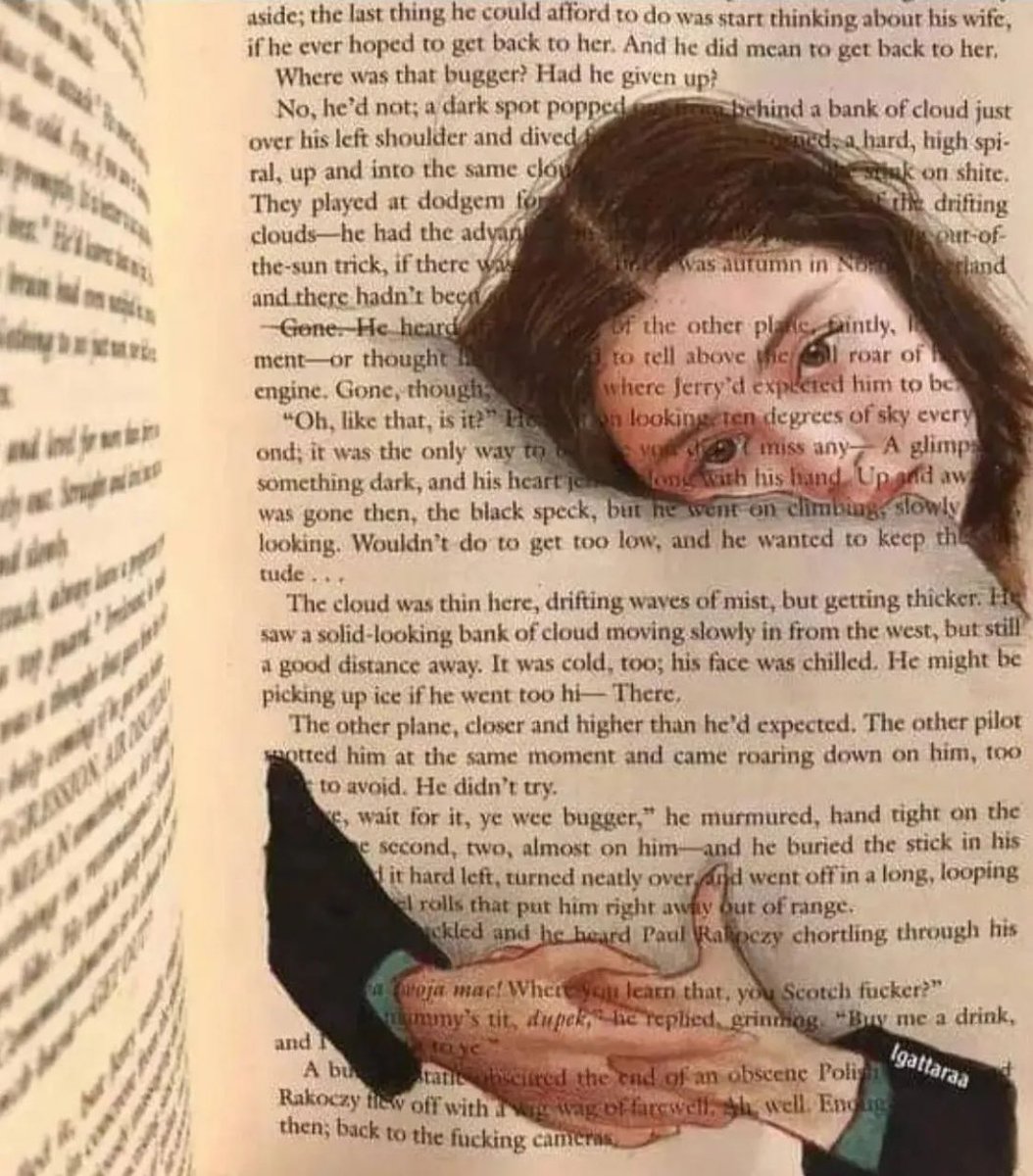 أن تستريح في نص لأنه يشبهك ثم تتخذه قالباََ لتعيد تشكيل نفسك فيه ، هكذا تلامس القراءة قلوب القراء و تنير لهم الطريق ✨.