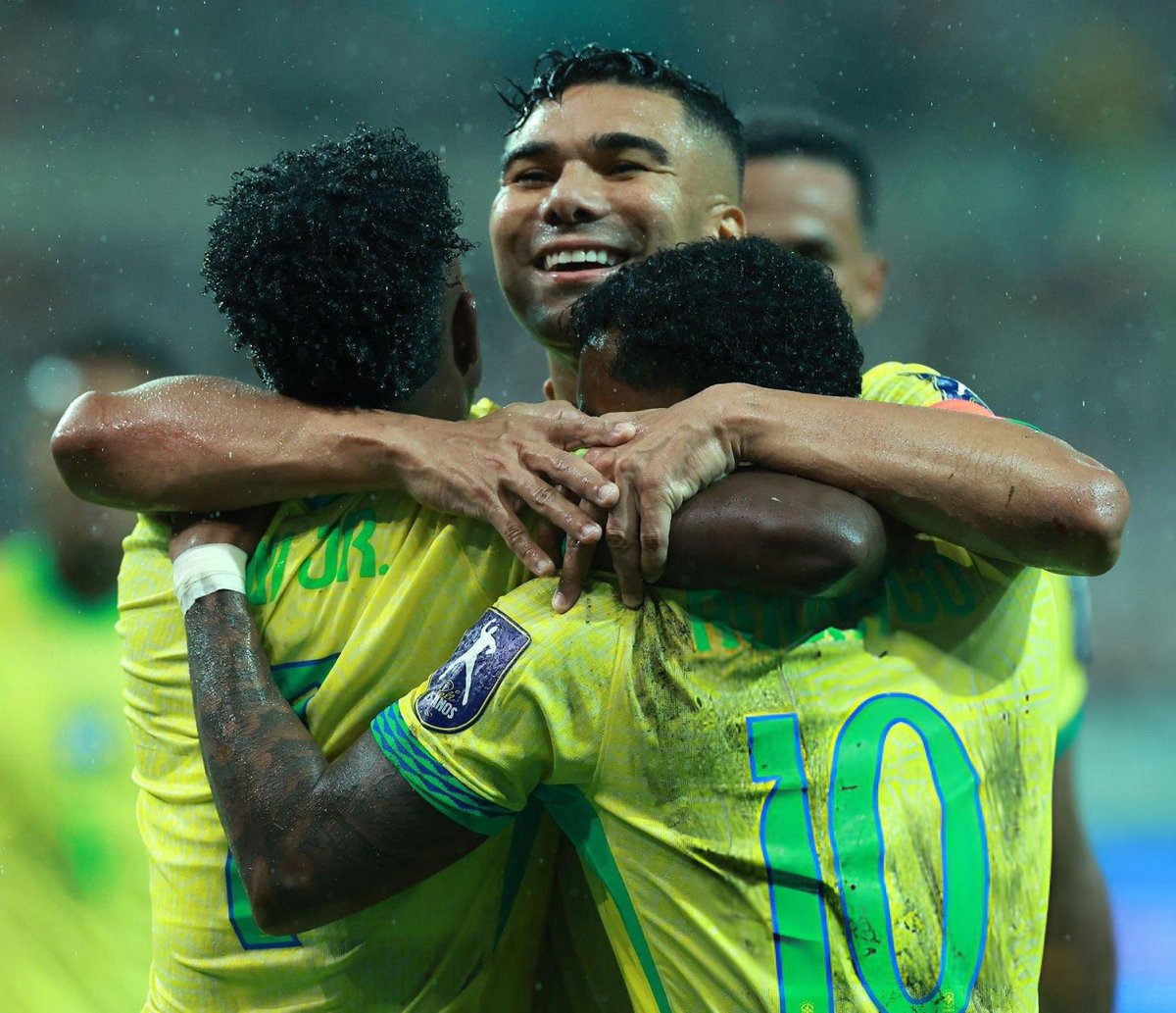 Casemiro celebrando con Vinícius Jr y Rodrygo Goes 🥹😍🤍